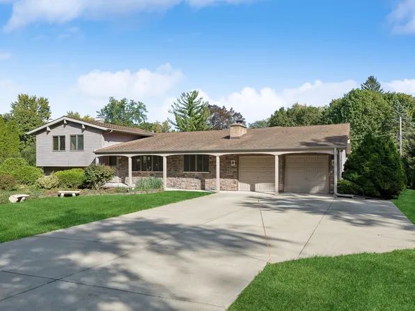 511 Meridian St, Crystal Lake, IL 60014