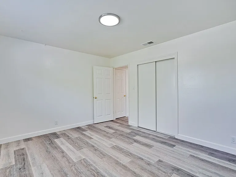 800 W Hacienda Ave — Photo 16