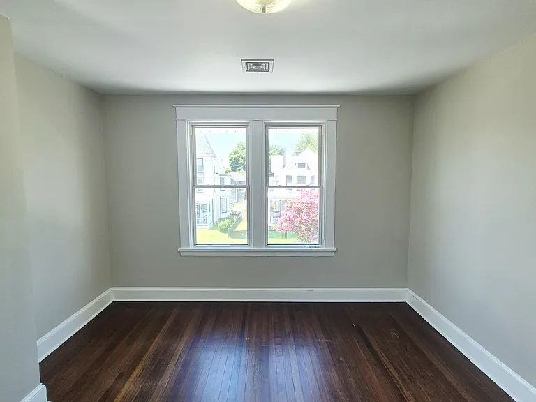2113 Barton Ave — Photo 26
