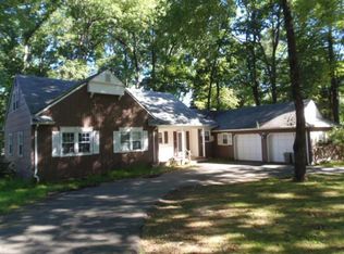 24 E Circuit Dr, Succasunna, NJ 07876