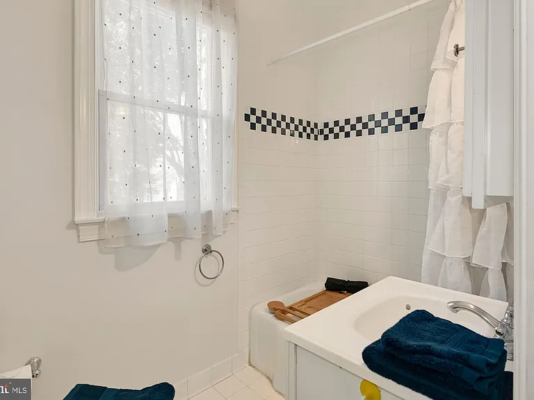 4505 Alton Pl NW — Photo 28