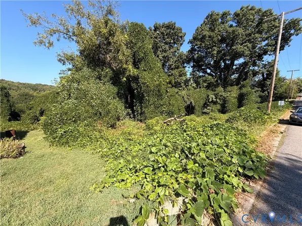 910 Askin St, Martinsville, VA 24112