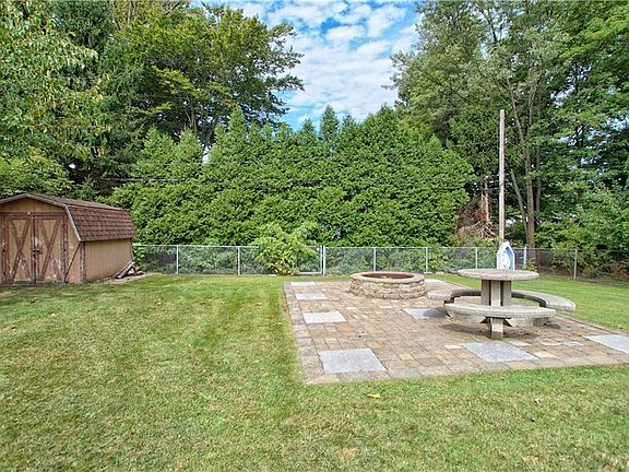 5th image of 6781 Stafford Dr