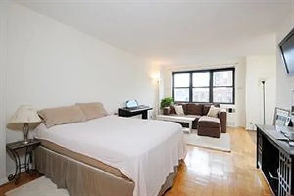 Sold by Douglas Elliman | media 19