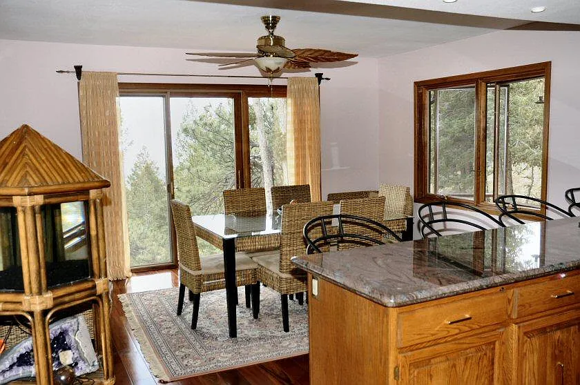 4 bed, 2.5 bath, 3639 sqft, $3,900 — Photo 3