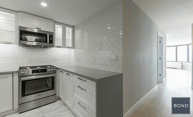 Rented by Bond New York | media 25