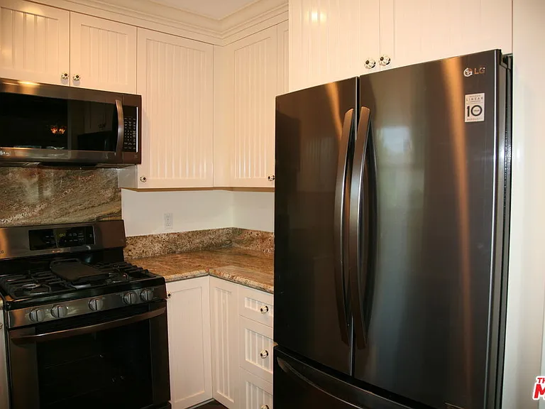 6621 N Nagle Ave — Photo 7