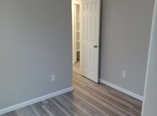 2208 SW Edgewater Ter, Topeka, KS 66614