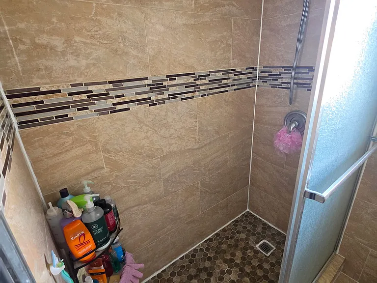 725 Hamlin Dr — Photo 11