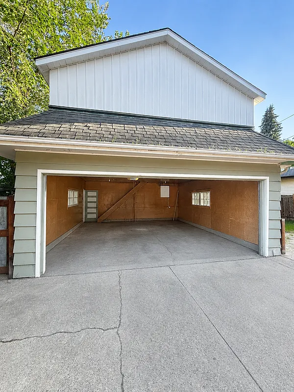4 bed, 2.0 bath, $2,995 — Photo 2