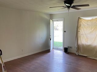 6 Edgemont Dr, Hampton, VA 23666