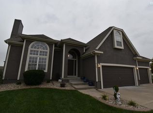 4100 SW Flintrock Dr, Lees Summit, MO 64082