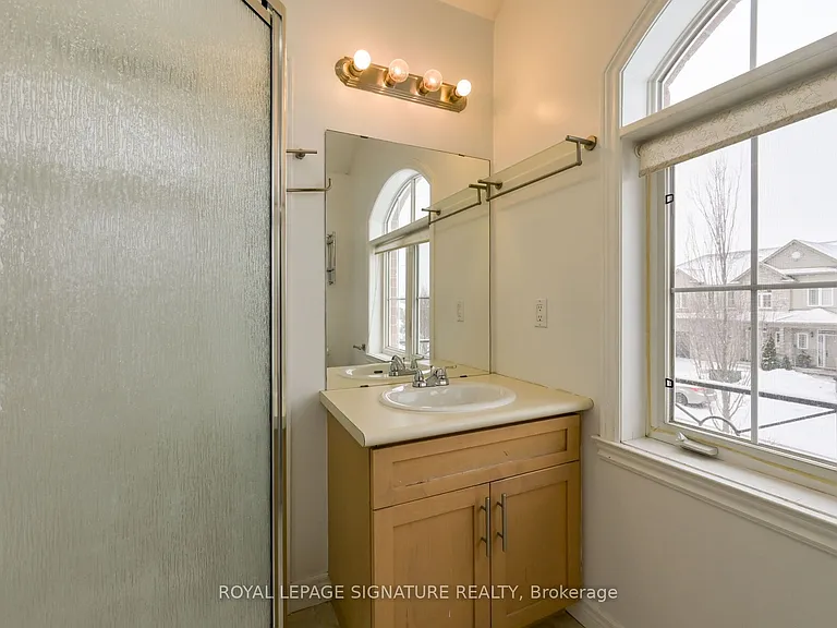96 Highgate Dr #UPPER LEVEL A — Photo 31