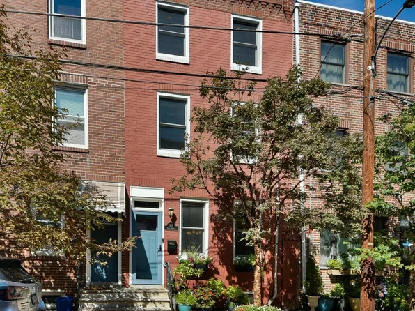 315 Titan St, Philadelphia, PA 19147