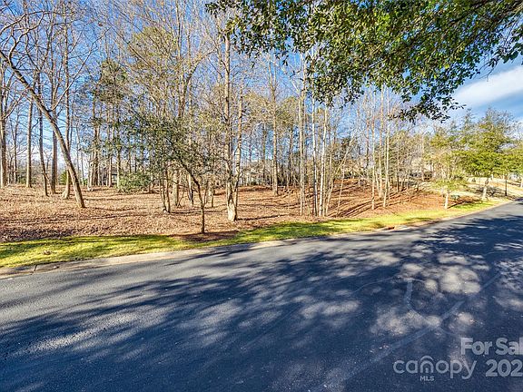 4th image of 8113 Bay View Ln