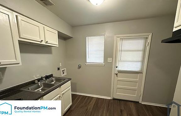 3rd image of 1056 Hudson St #1