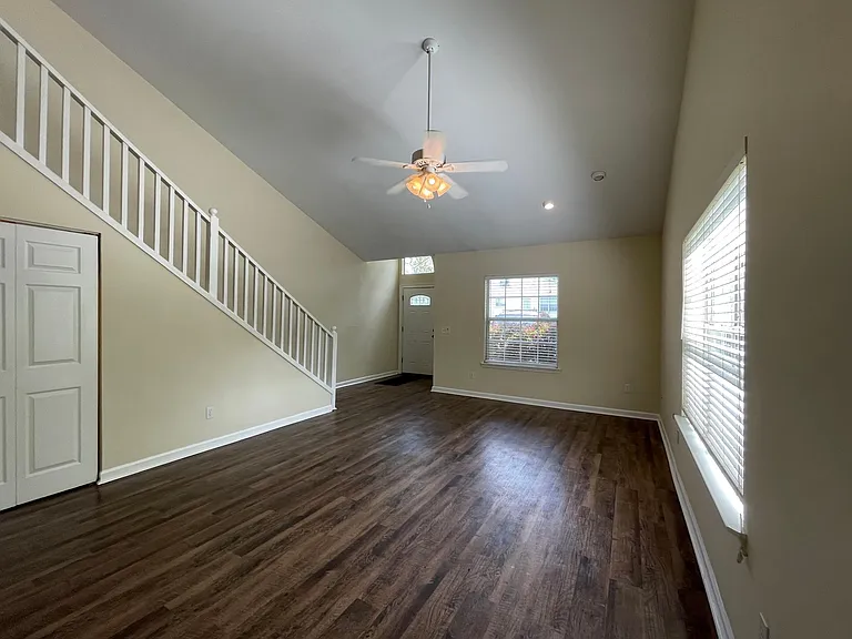 2441 Silver Palm Ln — Photo 4