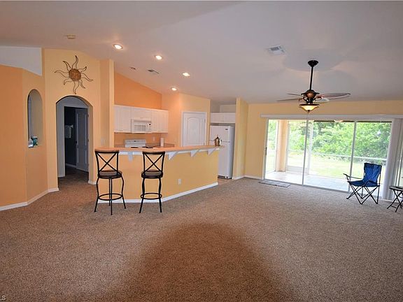 3rd image of 4312 NE 9th Ct