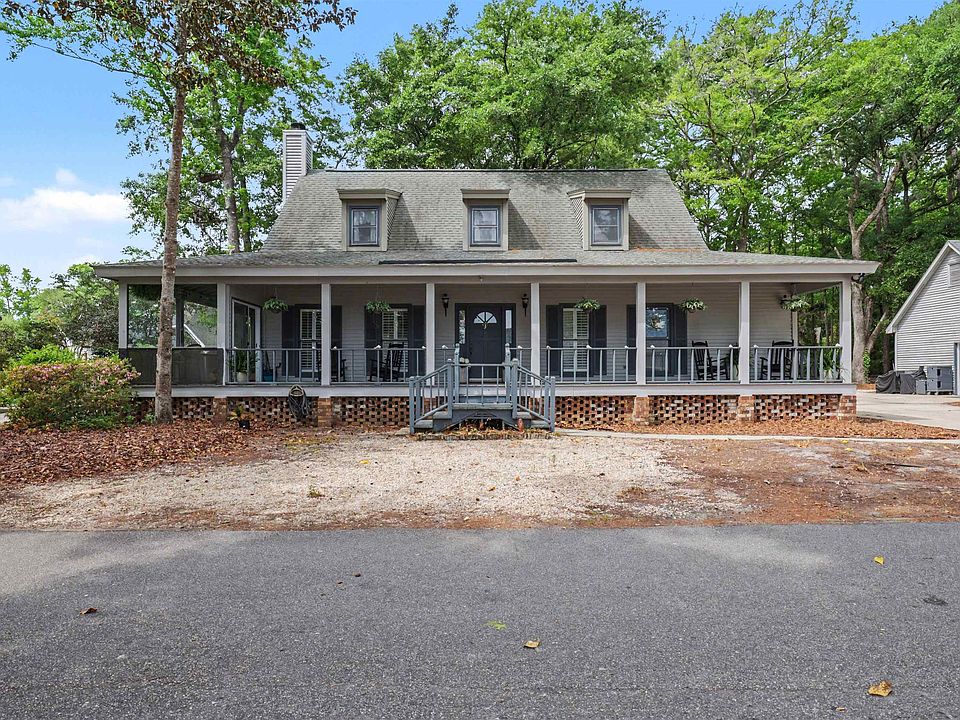 1st image of 40 Pine Grove Ln.