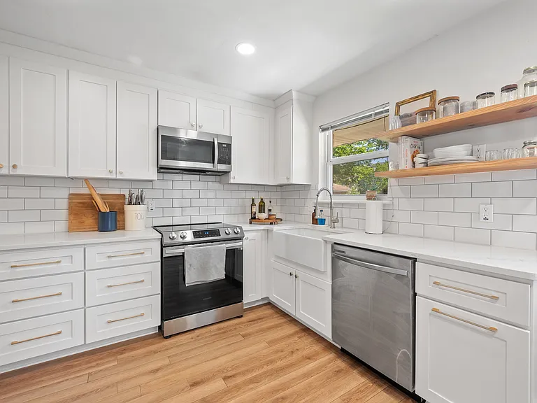 504 Kirkwood Ln — Photo 21