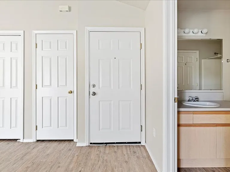 121 N Avenger Ln — Photo 26