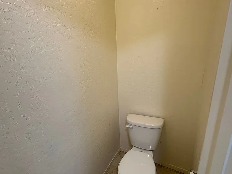 2132 E Sweet Ave — Photo 28