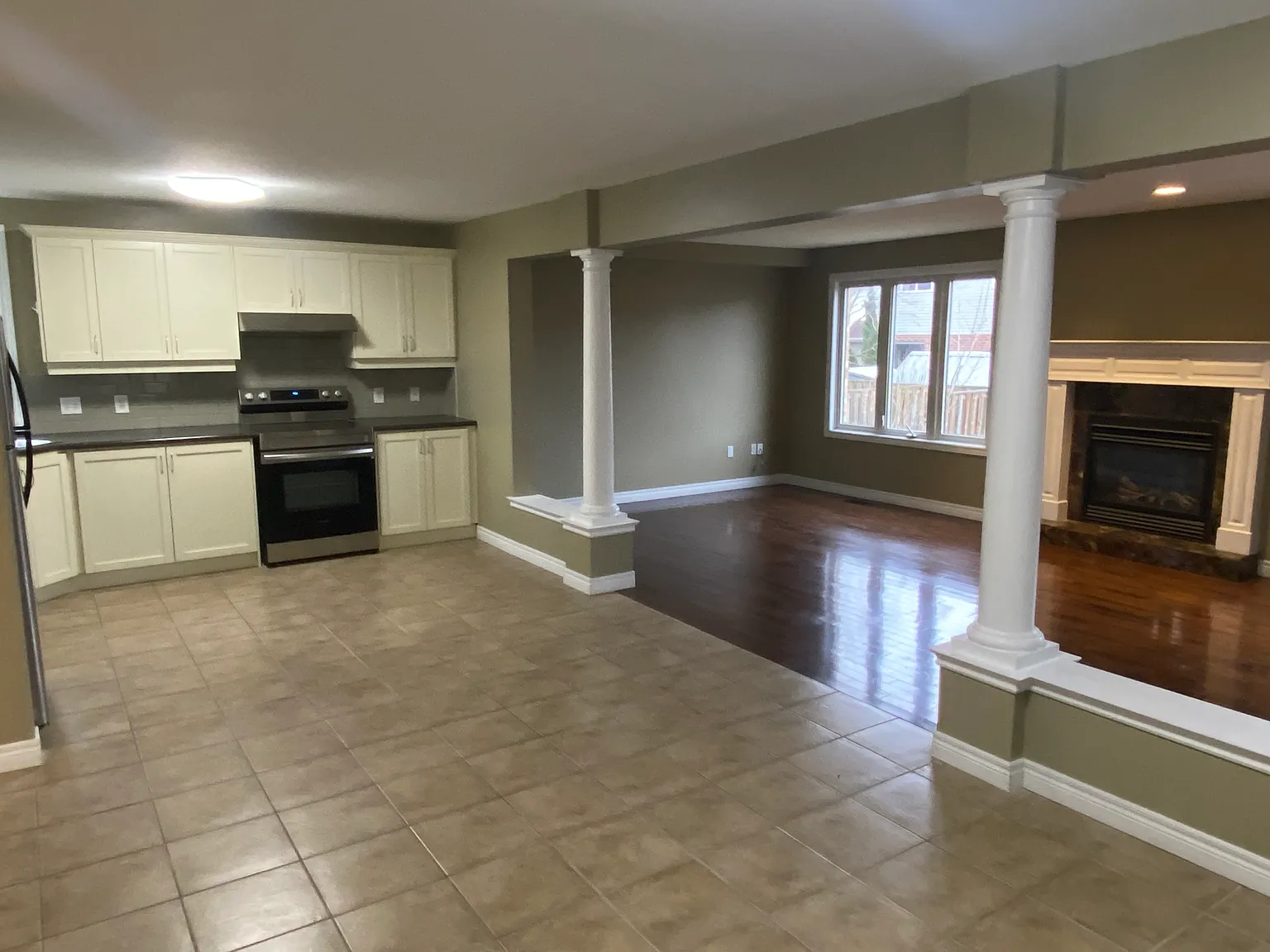 3 bed, 2.5 bath, 2200 sqft, $2,995 — Photo 4