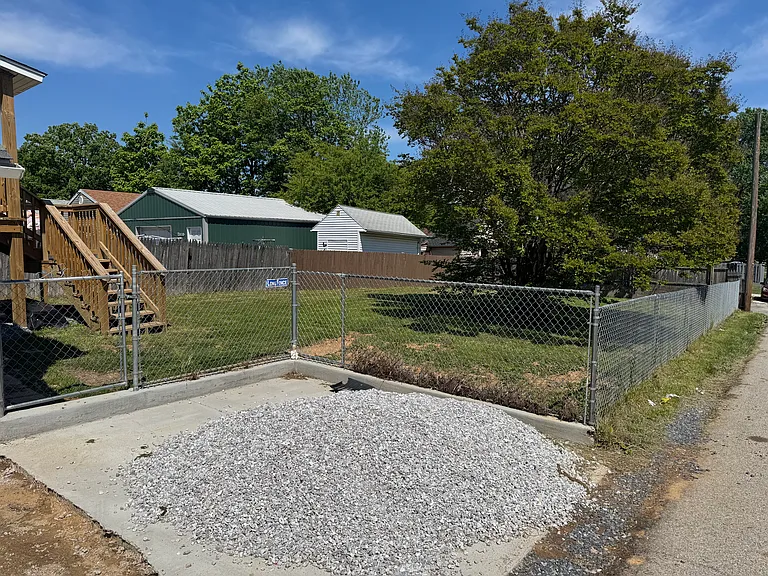515 Mace Ave — Photo 10