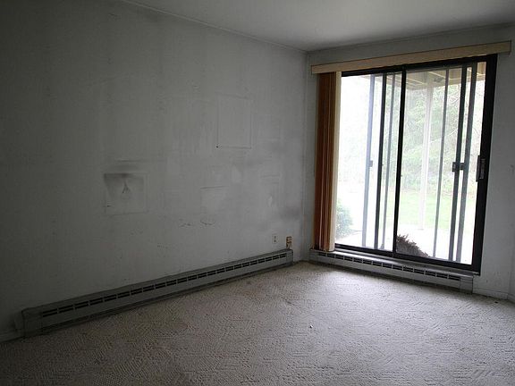 5th image of 425 W Willow Ct APT 133