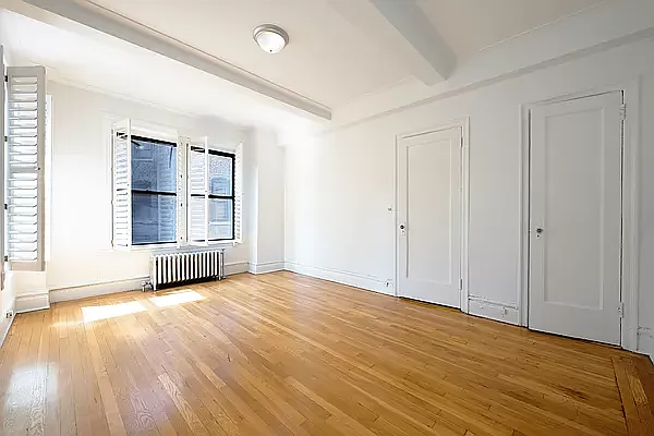 Rented by Buchbinder & Warren | media 16