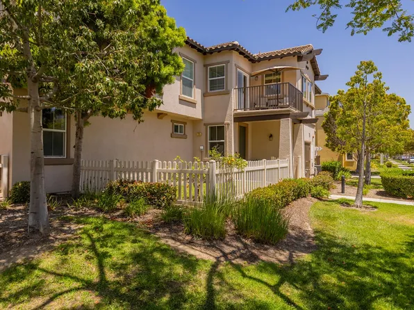 735 Garonne St, Oxnard, CA 93036