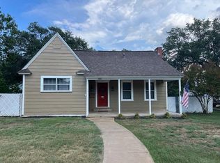 1211 S Blackburn St, Brady, TX 76825
