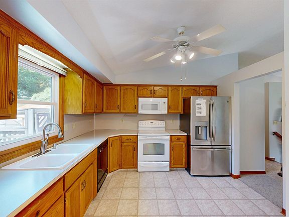 4th image of 5636 N 126th Ave