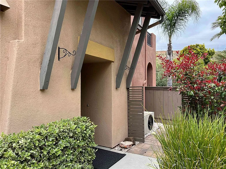 2675 Matera Ln — Photo 3