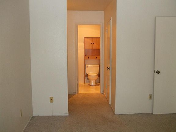 2nd image of 2586 Sunny Slope Dr APT 5