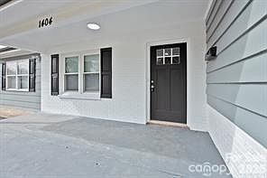 3rd image of 1404 Nottingham Rd