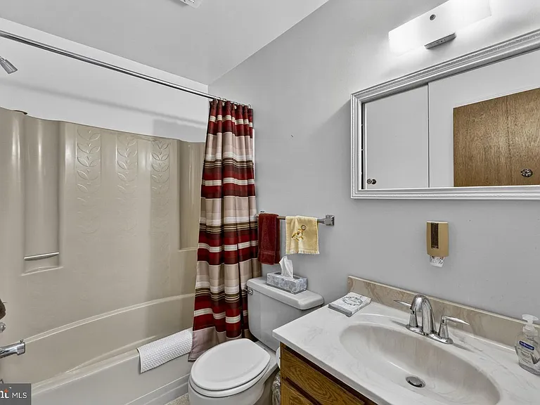 40297 Braddock Rd — Photo 27