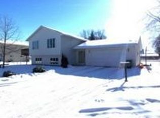 210 Diamond Dr, Madison Lake, MN 56063