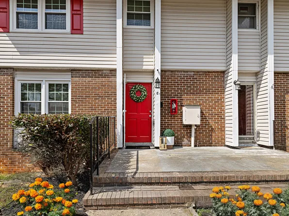 587 Winding Creek Rd APT C, Fayetteville, NC 28305