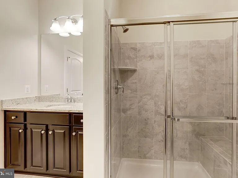 13740 Endeavour Dr #403 — Photo 14
