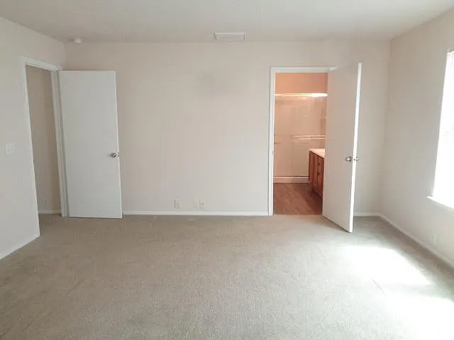 2831 Feather Green Trl — Photo 5