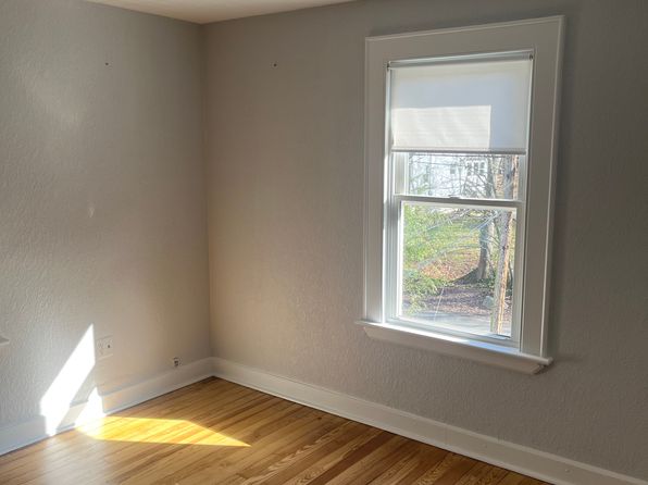 134 Mason Ave FLOOR 2