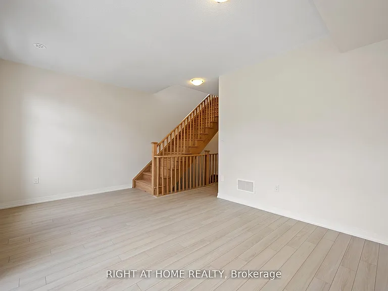 31 Sissons Way — Photo 9