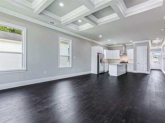 4th image of 4829 Dreux Ave