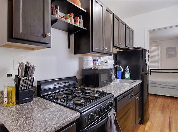 5th image of 4831 Coliseum St APT D