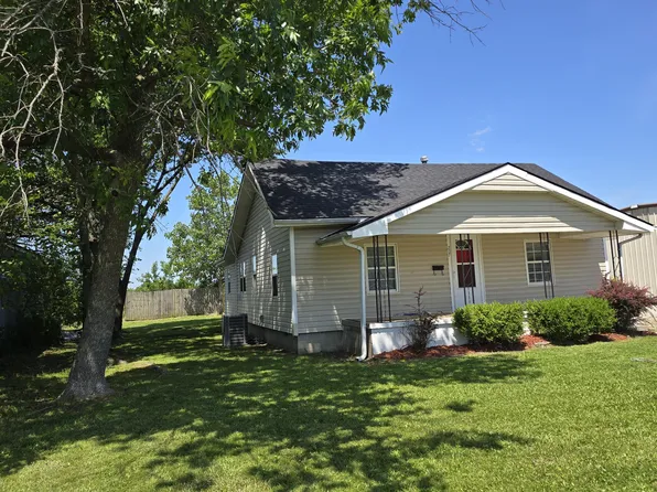 207 N Main St, Commerce, OK 74339