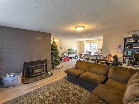 5th image of 3003 NE Littler Way