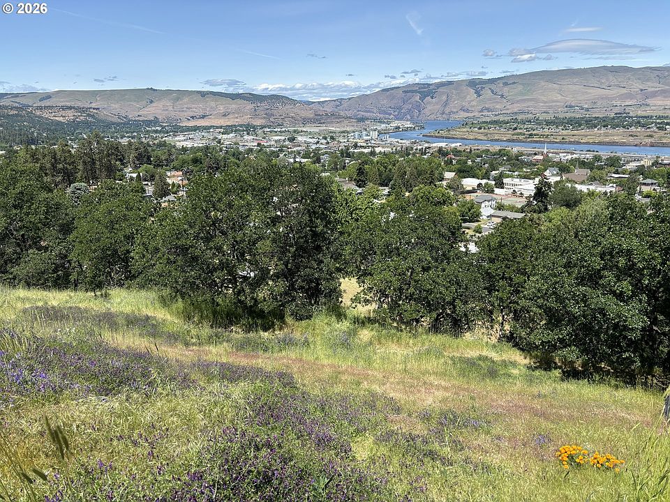 2nd image of 321 E Scenic Dr