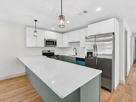 5th image of 318 21st St W