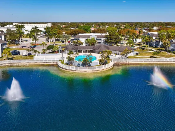 8590 SW 212th St APT 204, Cutler Bay, FL 33189